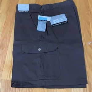 Geoffrey Beene Cargo short comfort waistband